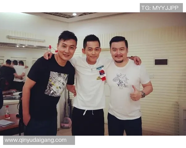 苏醒合照中的足球明星们展现风采与友谊的精彩瞬间 苏醒合照中的足球明星们展现风采与友谊的精彩瞬间