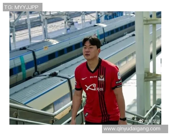 韩国足球明星队长的传奇之路与球队荣耀的背后故事